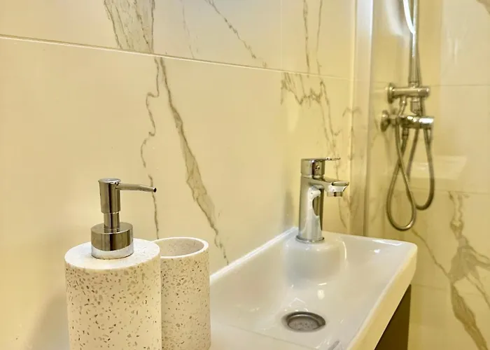 Cozy Modern Amphora-beach Near *