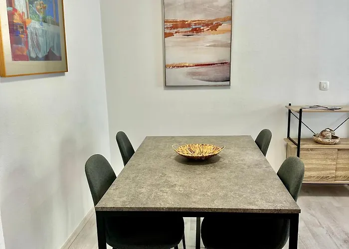 Cozy Modern Amphora-beach Near Хвар