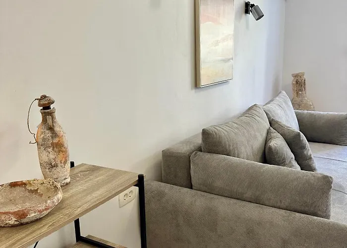 Апартаменты Cozy Modern Amphora-beach Near Хвар