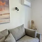 Cozy Modern Amphora-beach Near *