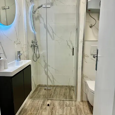 Modern Island Stay Near Beach In Hvar Apartman