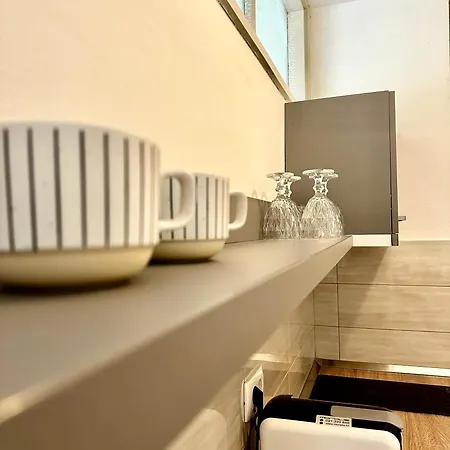 Modern Island Stay Near Beach In Hvar Apartman